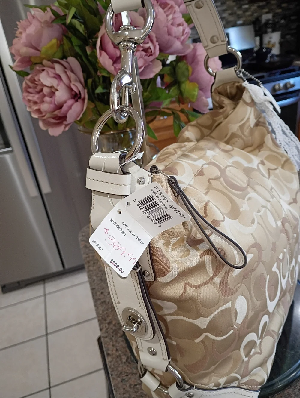 NWT Coach Opt Signatire Carly Hobo